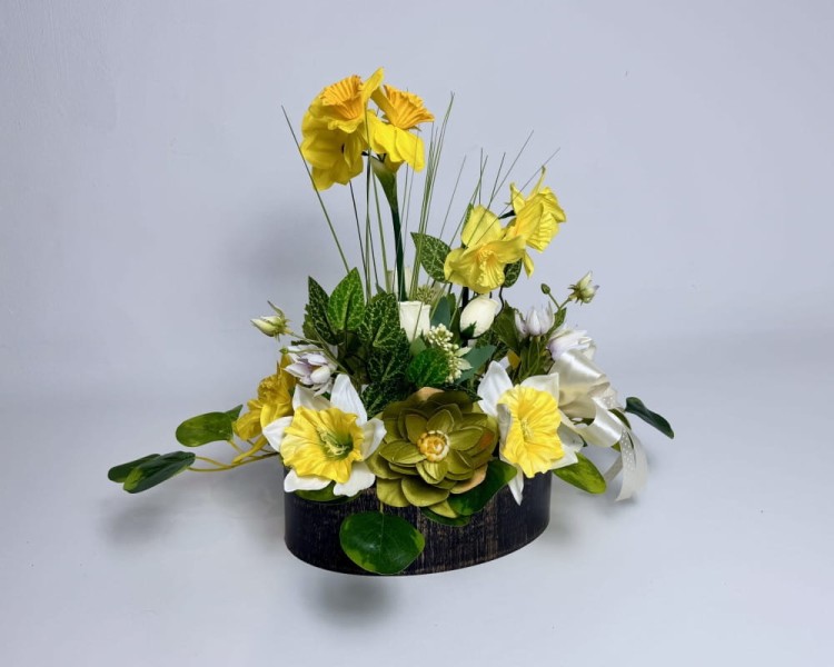 kompozycja do domu z żonkilami