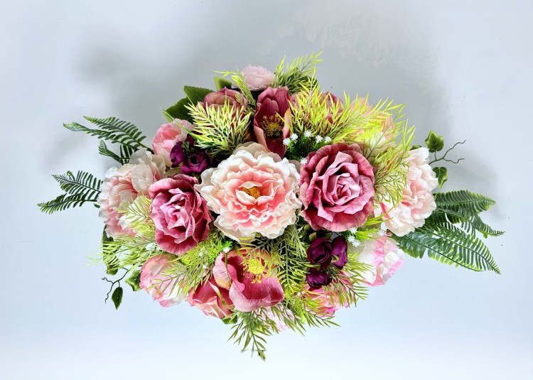 „Różany Ogród” – kompozycja w owalnej donicy