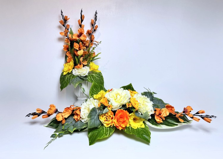 wiosenny-komplet-na-grob-zolte-pomaranczowe-kwiaty-stroik-bukiet