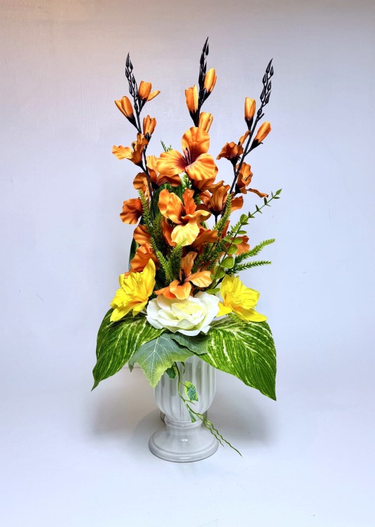 bukiet-na-grob-wiosenny-zolte-pomaranczowe-mieczyki-wazon
