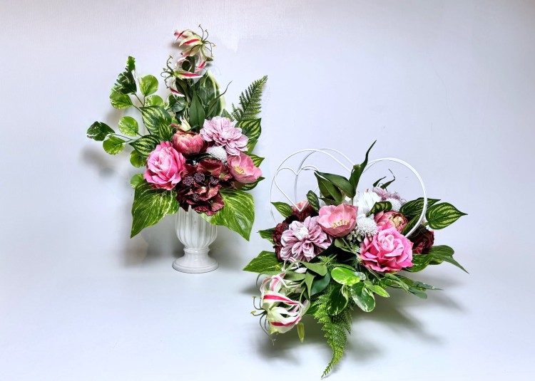 zestaw-kompozycji-nagrobnych-serce-rozowy-amarantowy-dalia-roza