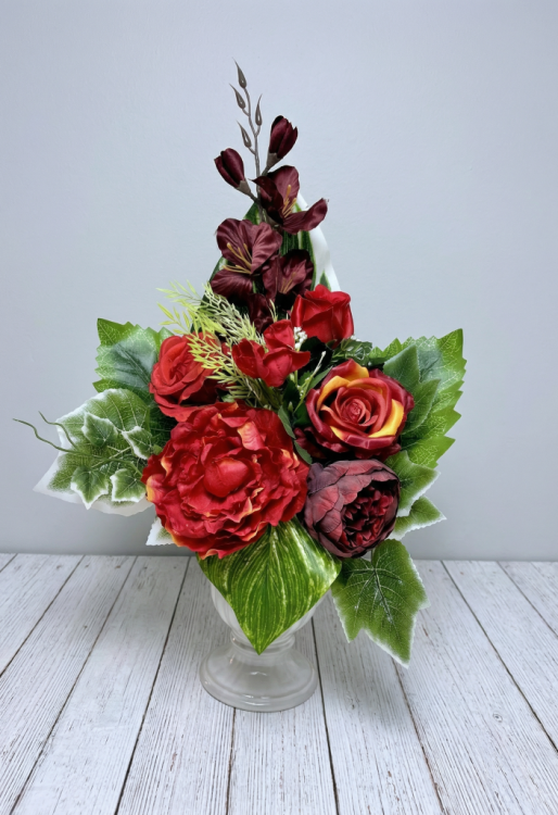 czerwono-bordowy-bukiet-nagrobny-roze-piwonie-mieczyki-wazon.jpg