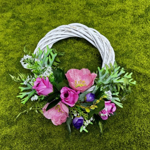 wianek-dekoracyjny-fuksja-fiolet-bielona-wiklina-roze-wianek-na-drzwi