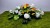 bialy-poranek-zestaw-nagrobny-wiazanka-i-bukiet-biale-roze-zolte-tulipany-monstera-handmade-komplet-na-cmentarz.jpg