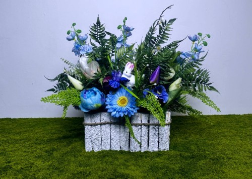 Wiosenny Poranek pastelowa wiosenna kompozycja na pomnik nowoczesne stroiki ze sztucznych kwiatów na cmentarz na Wielkanoc