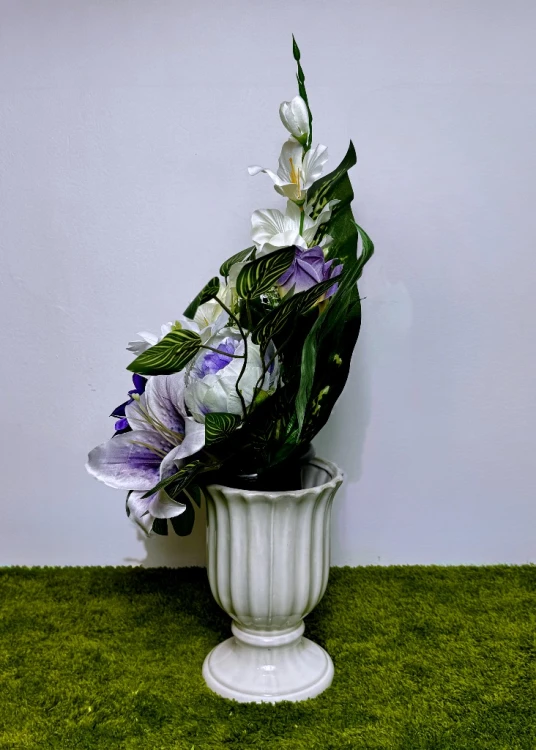 nowoczesny stroik ze sztucznych kwiatów fioletowej dalii białego mieczyka bukiet do wazonu stroik do wazonu bukiet na cmentarz Kwiaty pro dociążonym wkładem mrozoodporna piwonia biała lilia dekoracja nagrobna fioletowa kwiaty na cmentarz