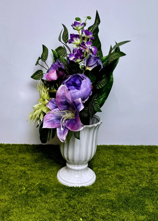 nowoczesny stroik ze sztucznych kwiatów seledynowej dalii fioletowej ostróżki bukietu do wazonu stroiku do wazonu bukietu na cmentarz kwiatów na cmentarz Kwiaty pro dociążonym wkładem fiolet lilia dekoracja nagrobna na pomnik grób