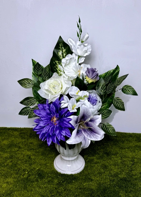 nowoczesny stroik ze sztucznych kwiatów fioletowej dalii białego mieczyka bukiet do wazonu stroik do wazonu bukiet na cmentarz Kwiaty pro dociążonym wkładem mrozoodporna piwonia biała lilia dekoracja nagrobna fioletowa kwiaty na cmentarz