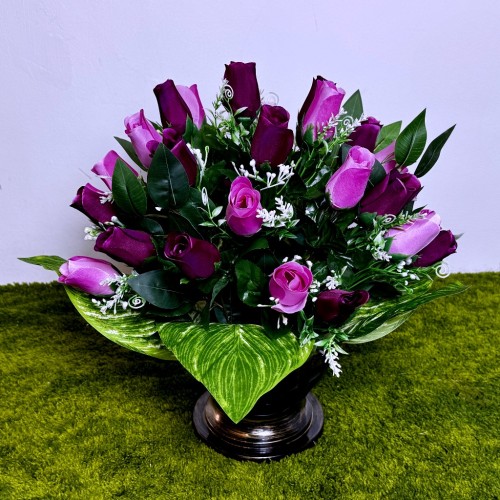 purpurowe roze rozowe roze czarny puchar zlota patyna stroik na cmentarz kwiaty na cmentarz nowoczesny stroik ze sztucznych kwiatow Kwiaty pro rzemioslo dekoracja funeralna pamiatka na pomnik dociazony bukiet dekoracja nagrobna bukiet róż