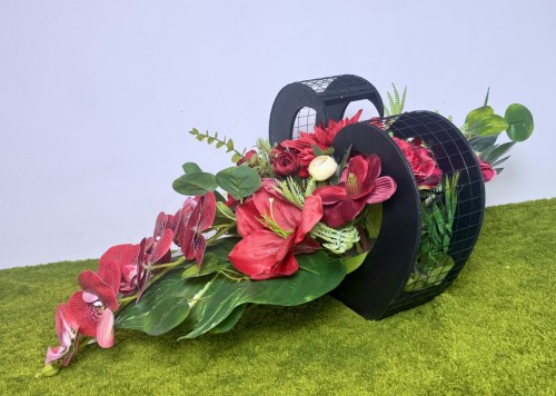 elegancka kompozycja w koszu serce i bukiet do wazonu czerwone storczyki stroik na cmentarz wiązanka na cmentarz komplet nagrobny Kwiaty pro pamiątka dzień matki dzień ojca rocznica nowoczesne stroiki ze sztucznych kwiatów