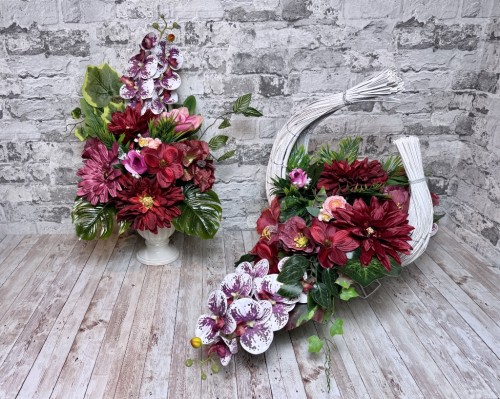 rubinowy zmierzch bordo purpurowa kompozycja na pomnik sylikonowe storczyki bordowe dalie bordowe anemone rozowe roze purpurowe gerbery kosz polksiezyc dociaczony betonem komplet nagrobny Kwiaty pro kwiaty sztuczne jak zywe zestaw na cmentarz