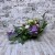 wrzosowa poswiata elegancka kompozycja kwiatowa na cmentarz z piankowymi magnoliami czosnkiem i chryzantemami purpurowa dalia pierzasta chryzantema kwiaty na cmentarz wiazanka na wszystkich swietych